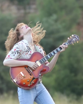 veda-bartringer-c-mara-lippolis-300pxh